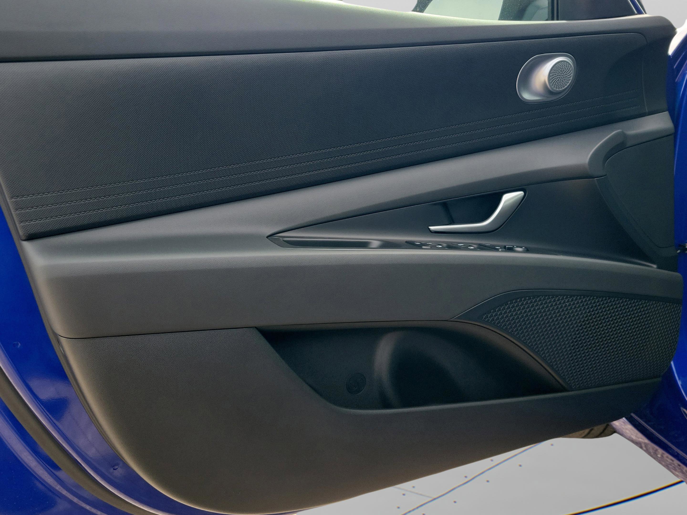 New 2026 Hyundai Elantra Blue image 16