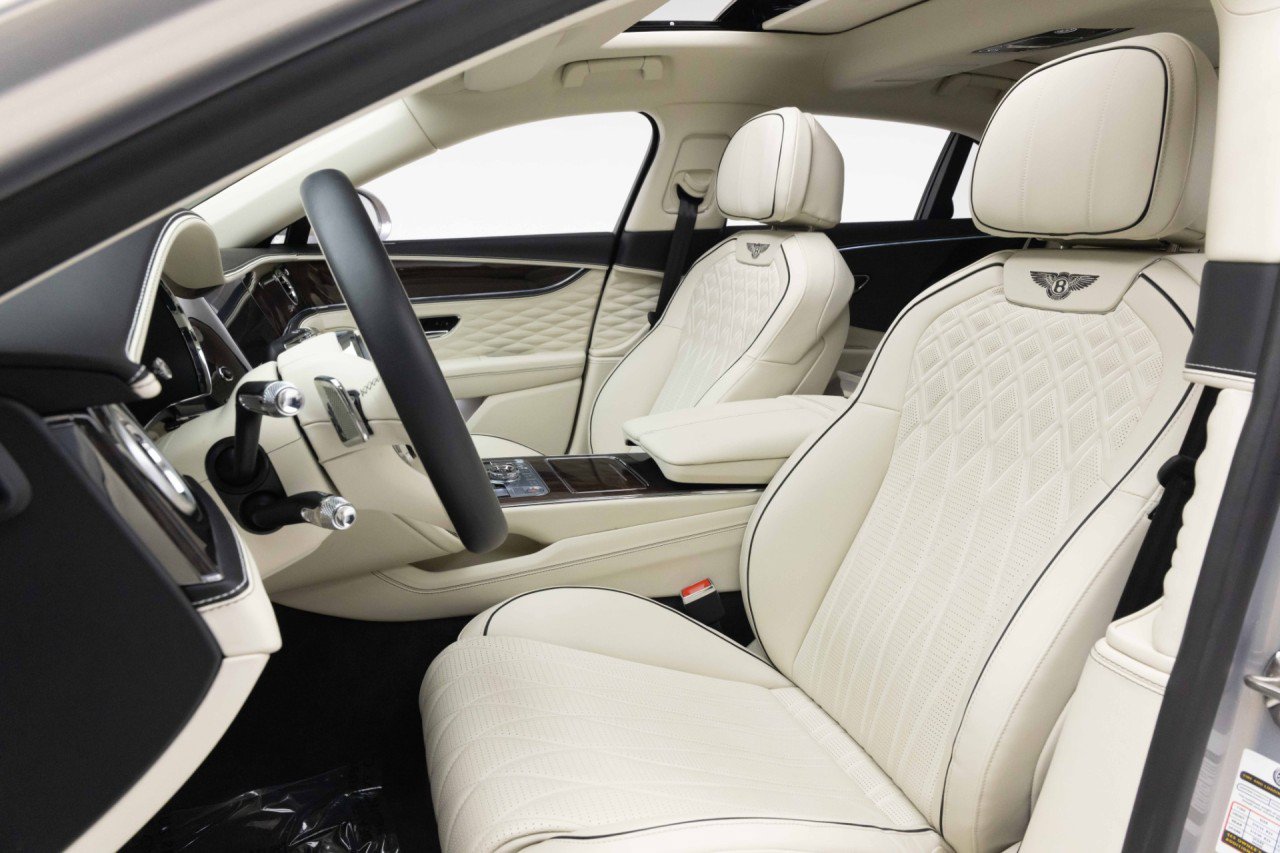 Used 2024 Bentley Flying Spur Azure AWD/4WD image 8