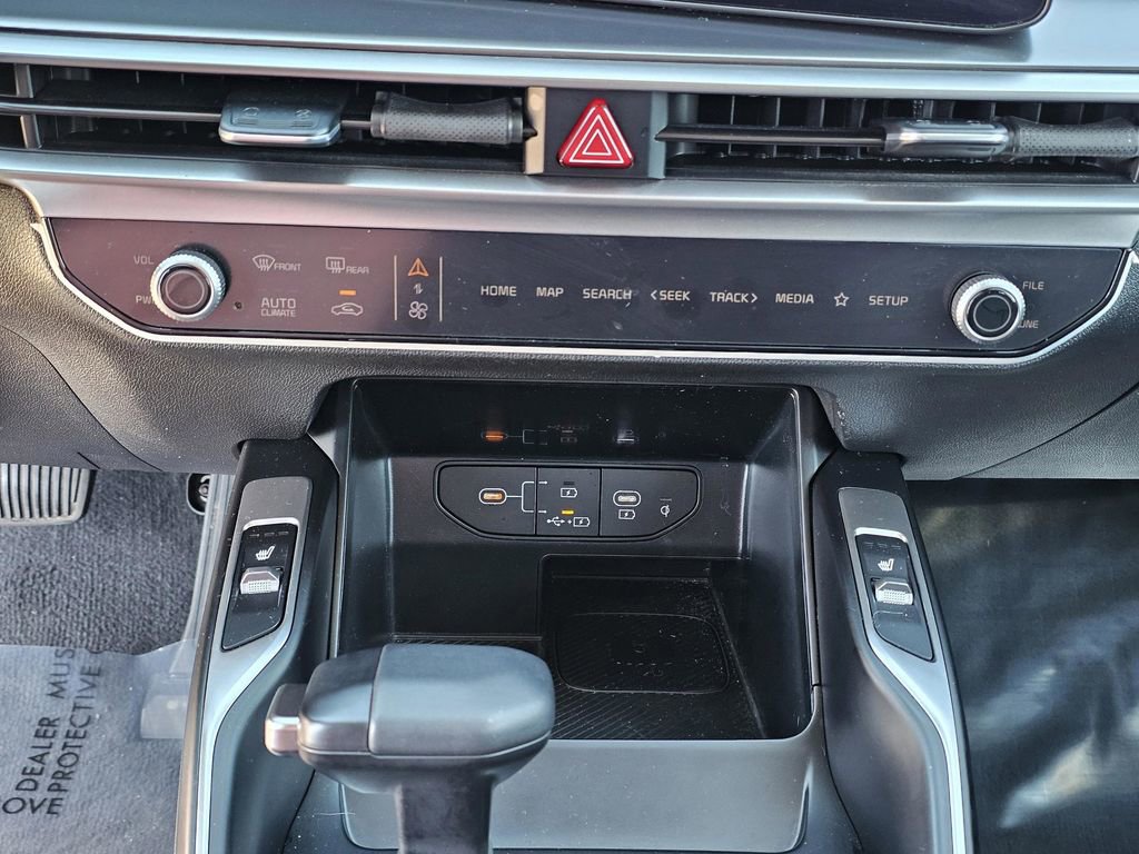 Certified 2024 Kia Sorento S w/ Panoramic Sunroof Package image 29