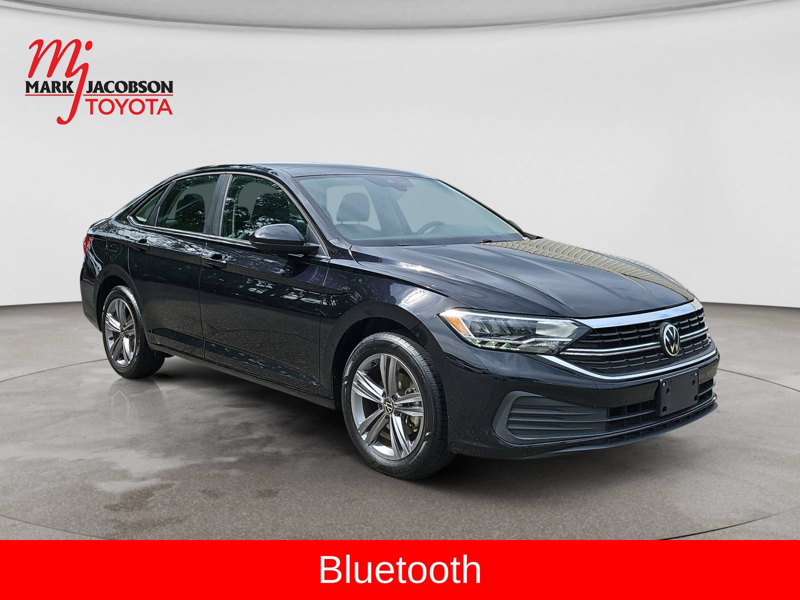 Used 2024 Volkswagen Jetta SE FWD image 4
