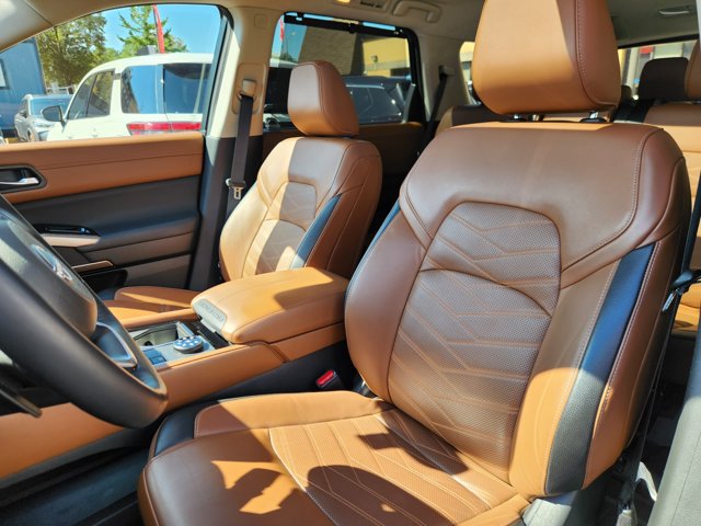 Certified 2024 Nissan Pathfinder Platinum w/ Cargo Package AWD/4WD image 7