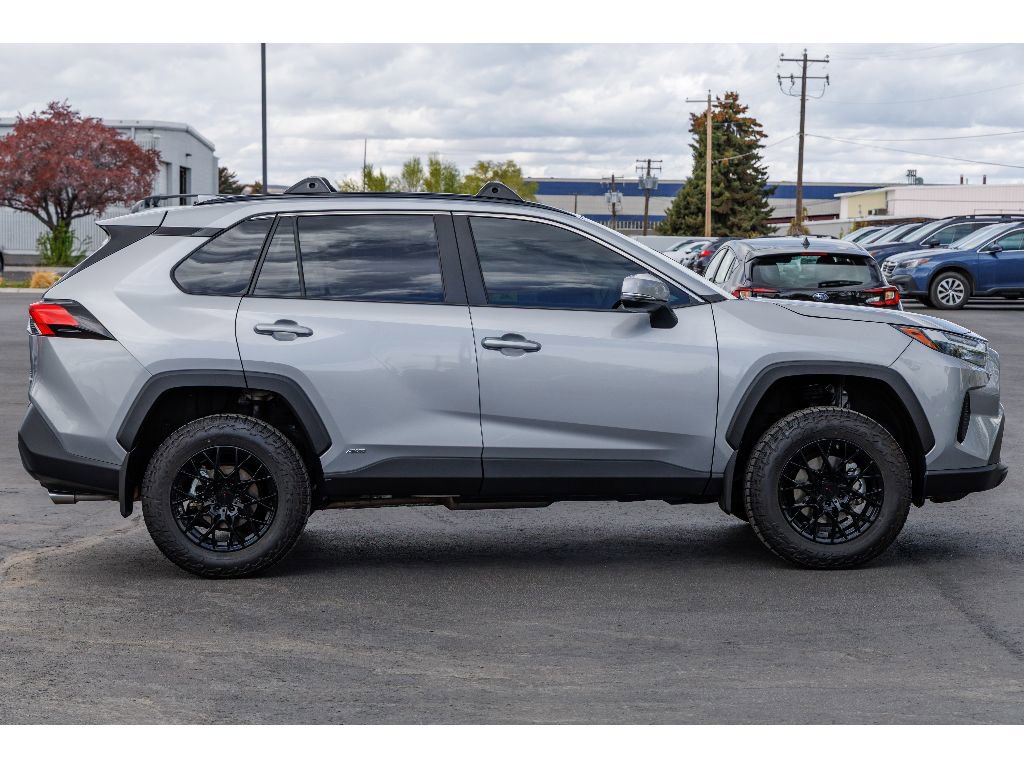 Used 2024 Toyota RAV4 LE AWD/4WD image 2