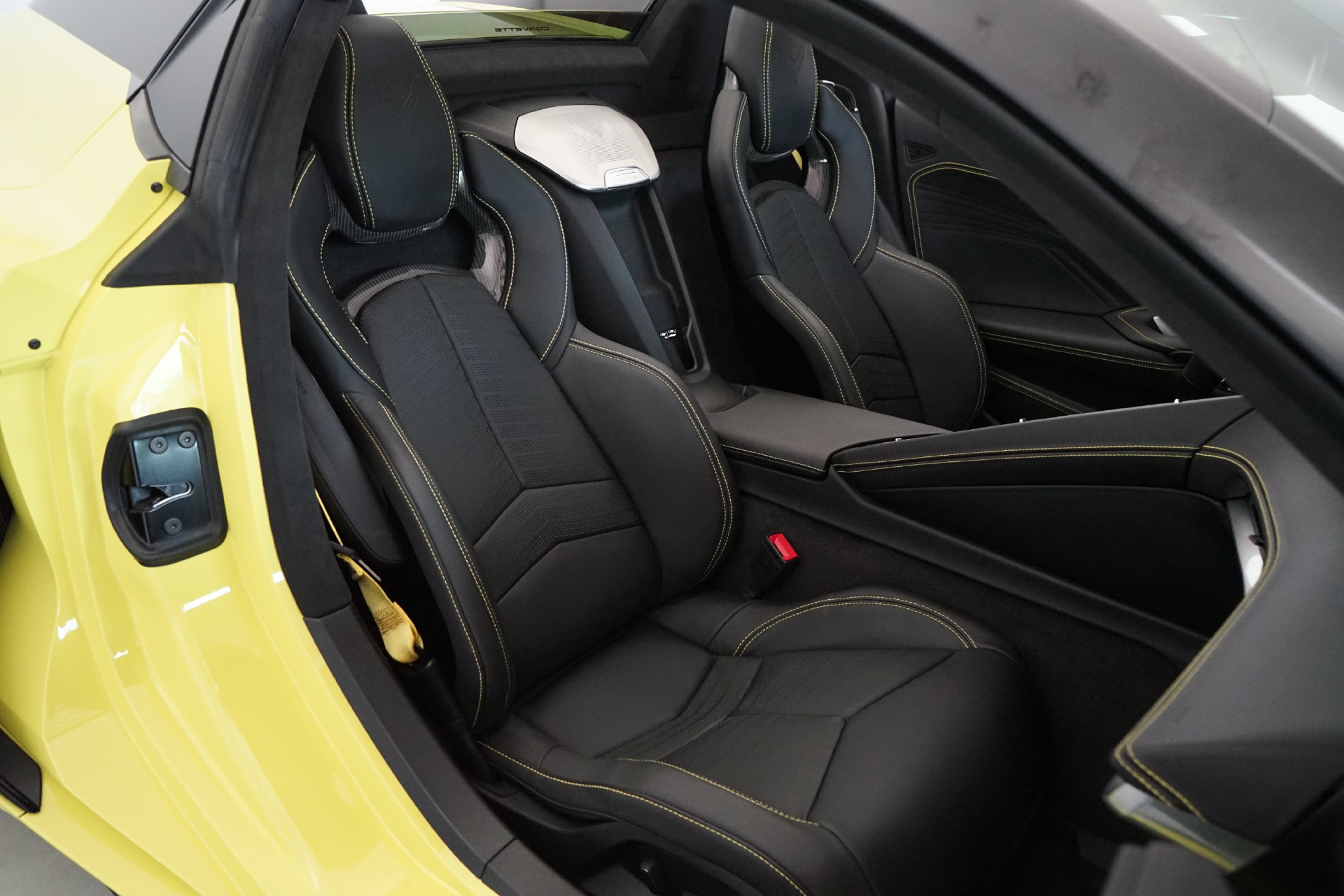 Used 2024 Chevrolet Corvette Z06 RWD image 9