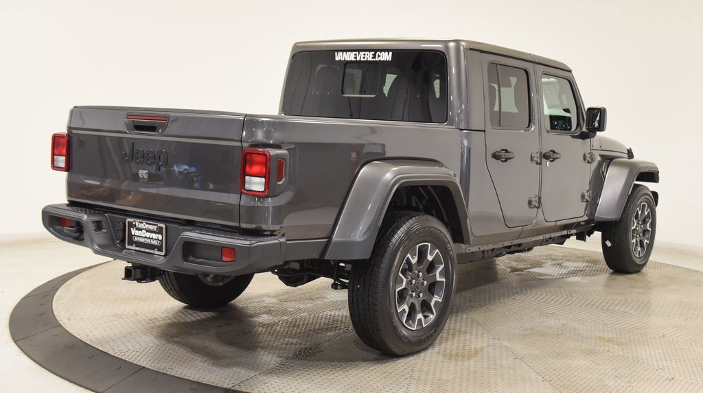 Used 2025 Jeep Gladiator Sport w/ Premium Package image 3