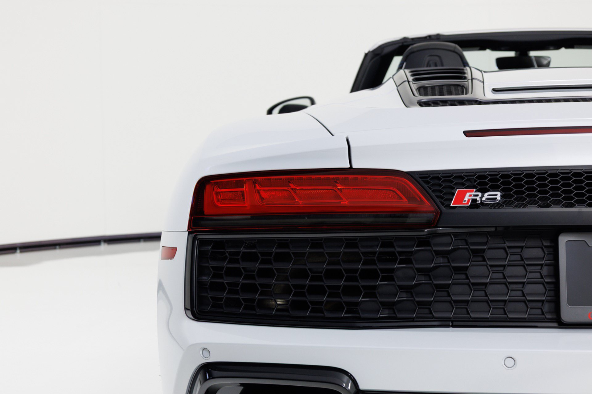 Used 2022 Audi R8 V10 w/ Premium Package RWD image 72