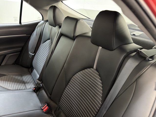 Used 2023 Toyota Camry SE FWD image 7