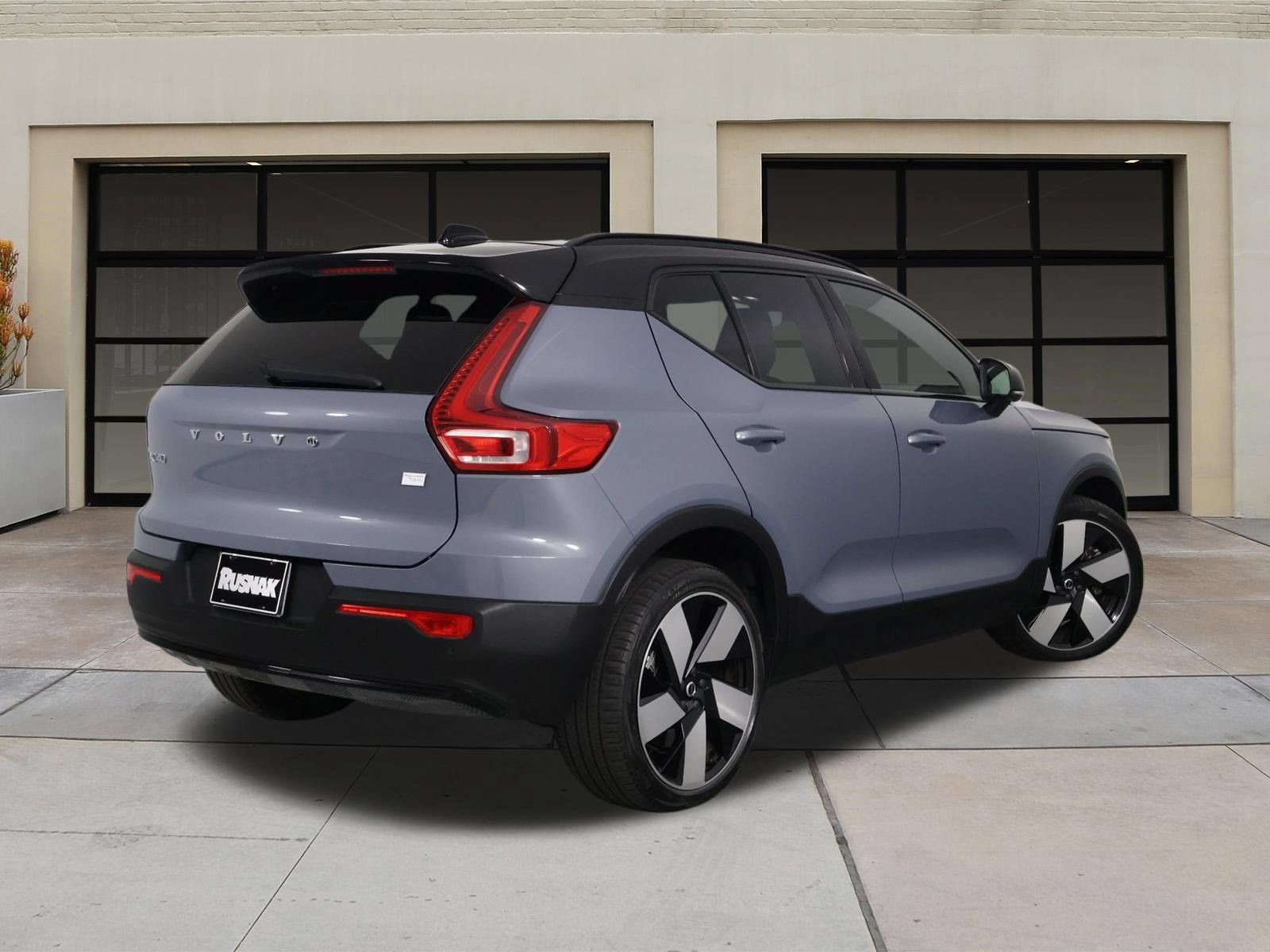 Used 2023 Volvo XC40 Recharge Ultimate AWD/4WD image 4