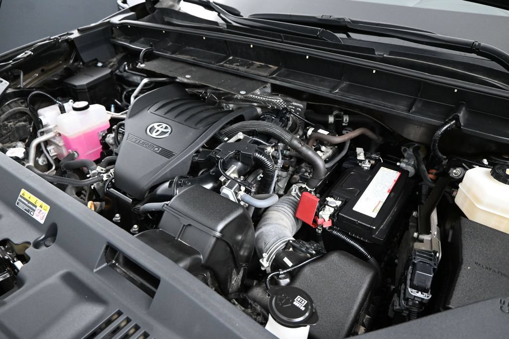Used 2023 Toyota Highlander XLE AWD/4WD image 23