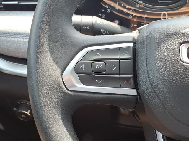 Used 2024 Jeep Compass Latitude image 13