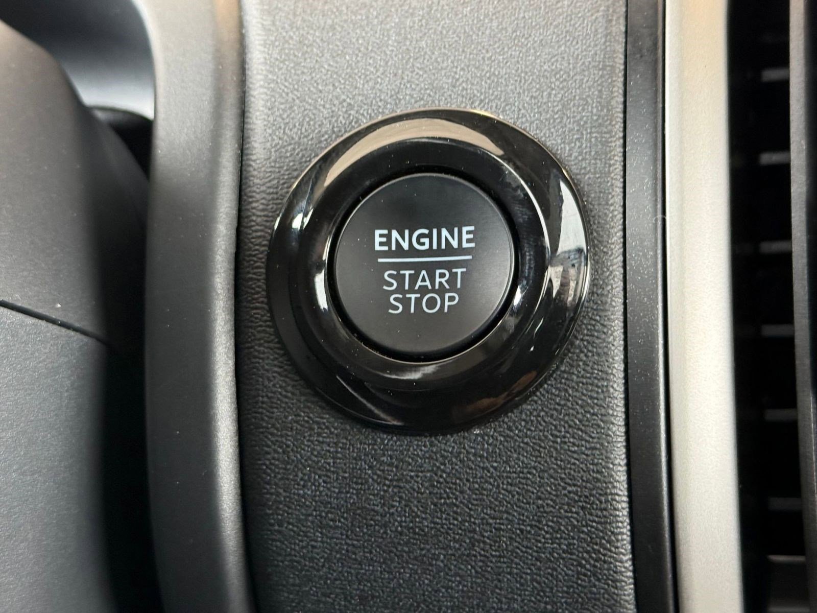Used 2025 Ford Expedition Active AWD/4WD image 27