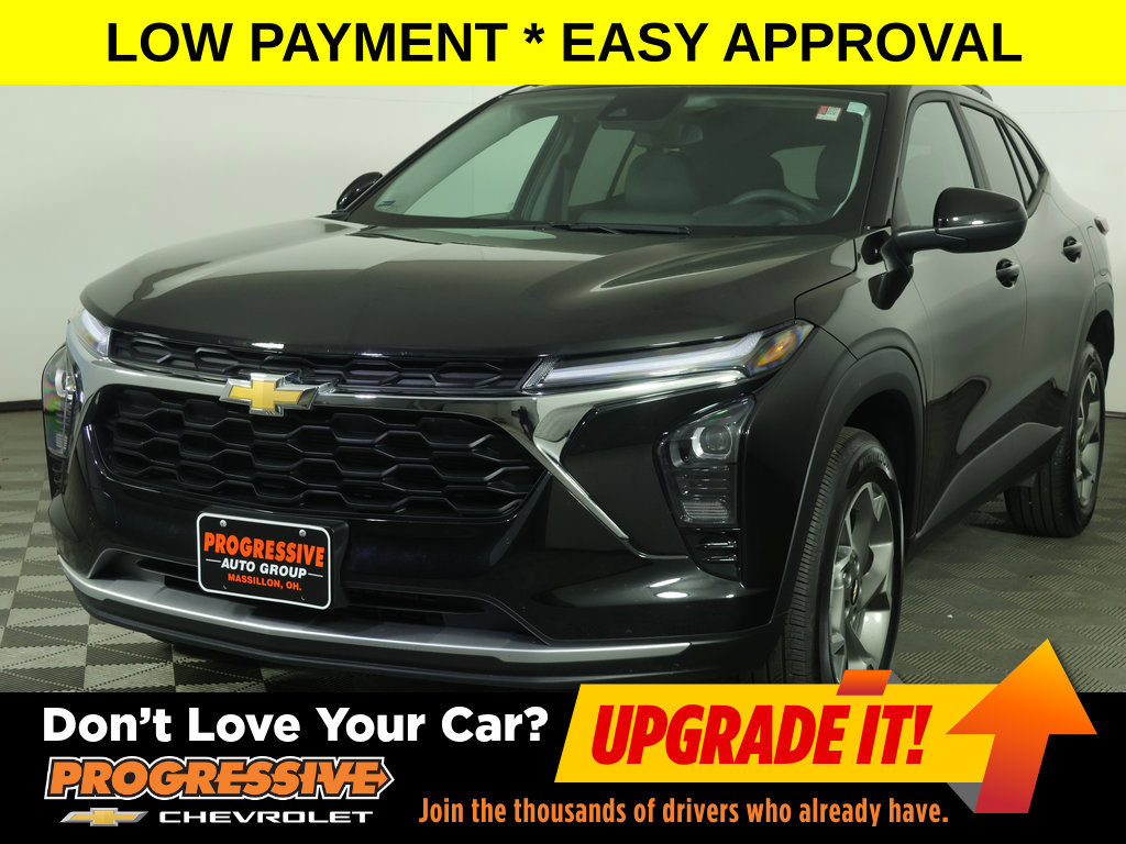 Used 2025 Chevrolet Trax LT FWD image 1