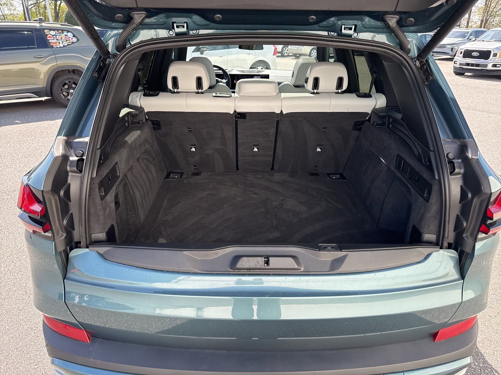 Used 2024 BMW X5 sDrive40i w/ Premium Package image 12