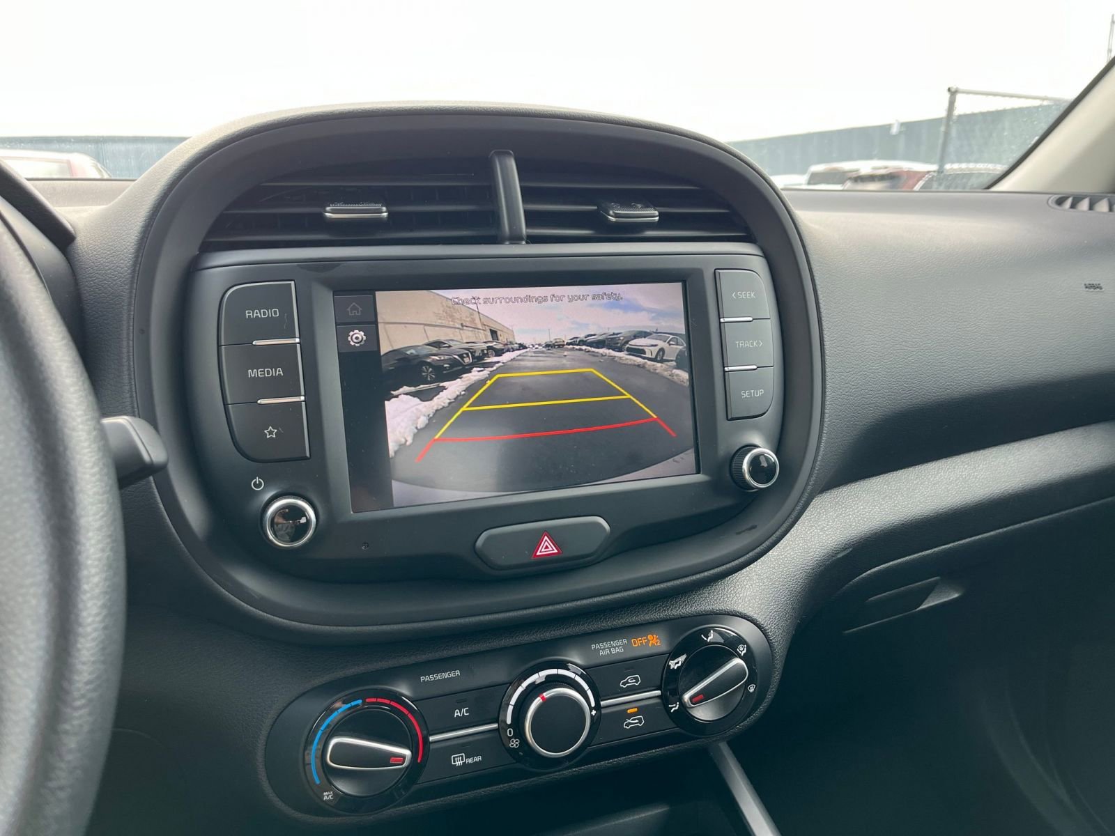 Used 2025 Kia Soul LX w/ LX Technology Package FWD image 20