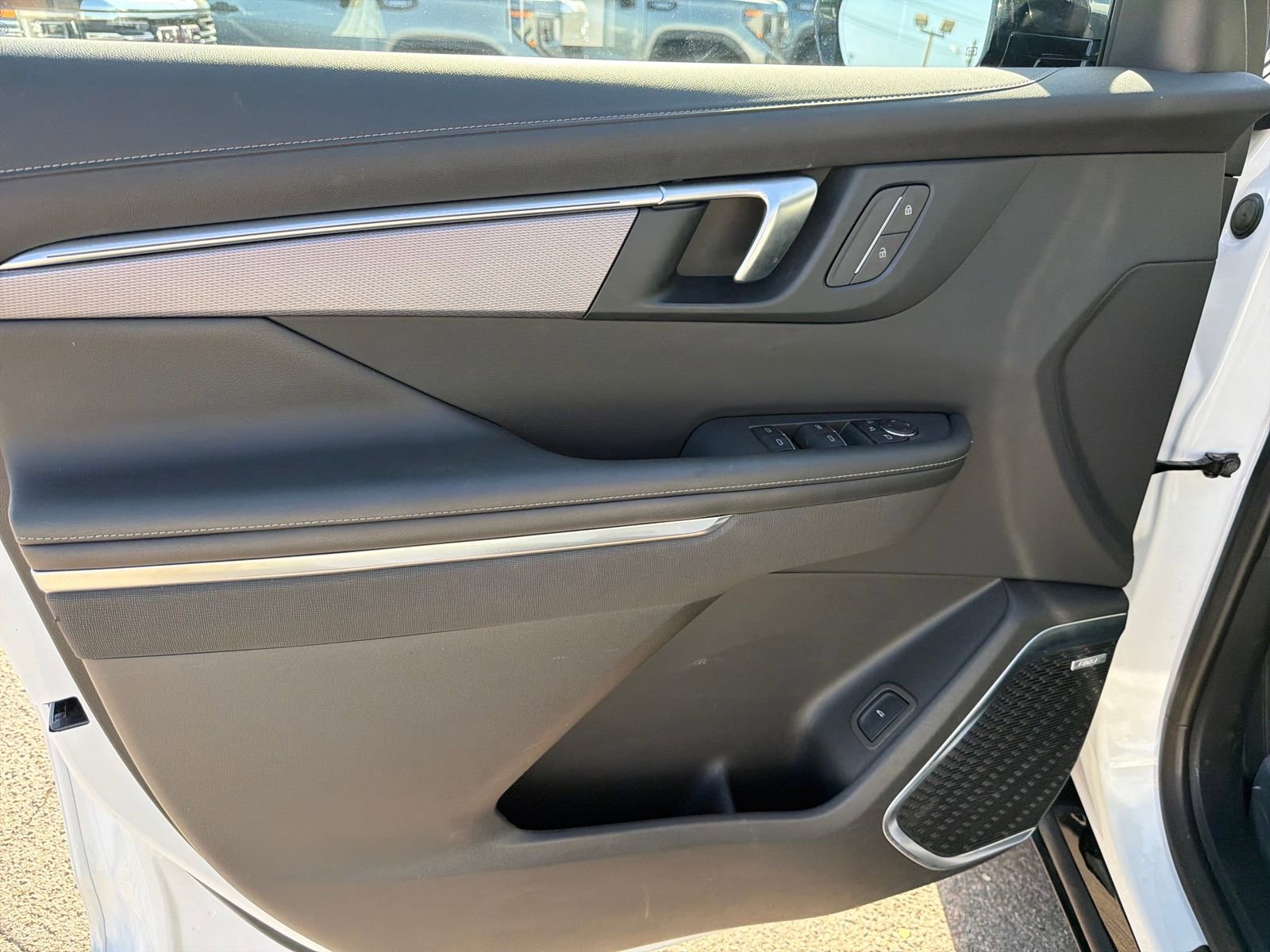 Used 2025 Buick Enclave Sport Touring image 15