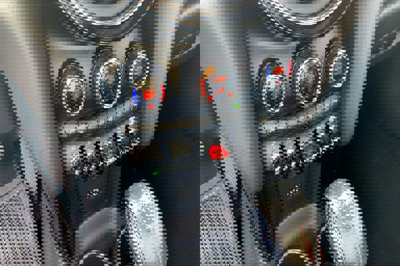 Used 2018 MINI Cooper S image 29