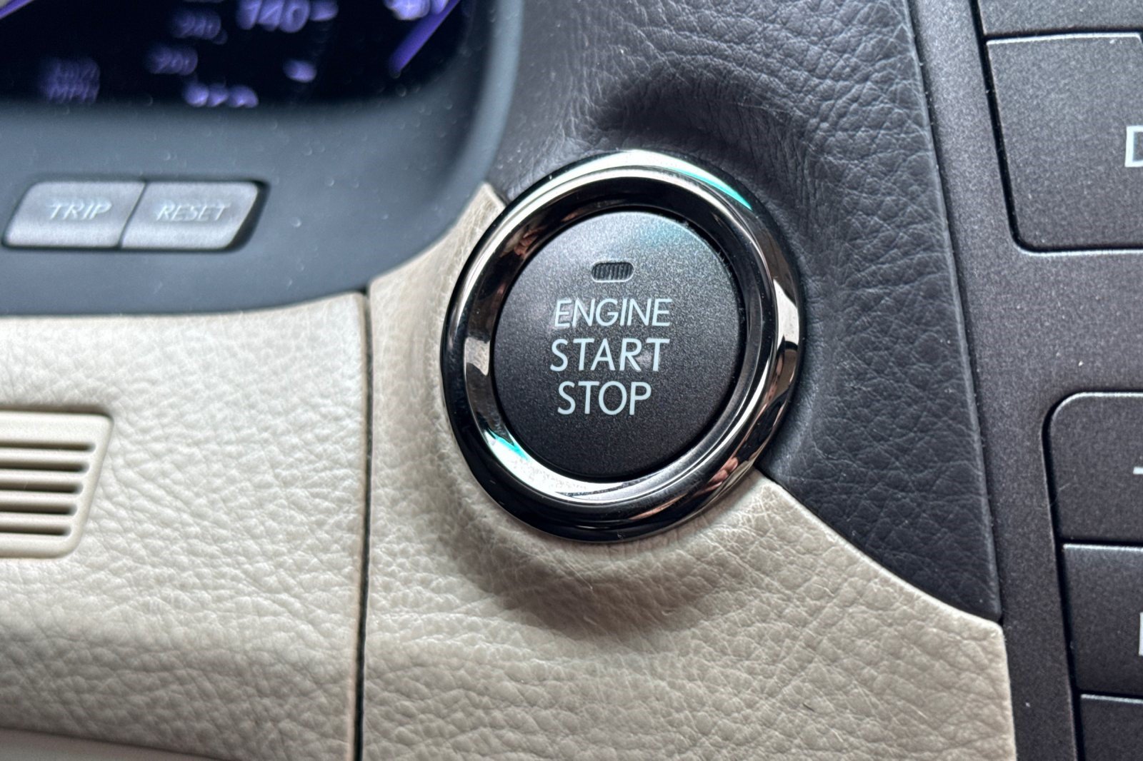 Used 2011 Lexus LS 460 L w/ Luxury Value Edition RWD image 29