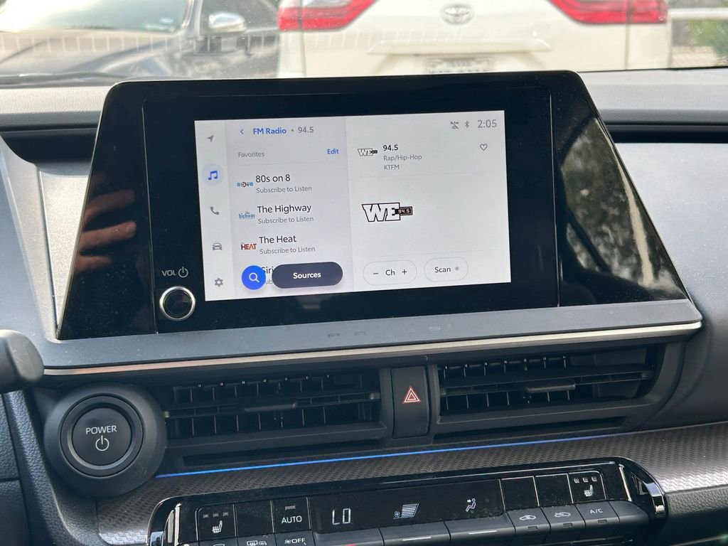 Used 2025 Toyota Prius XLE image 19