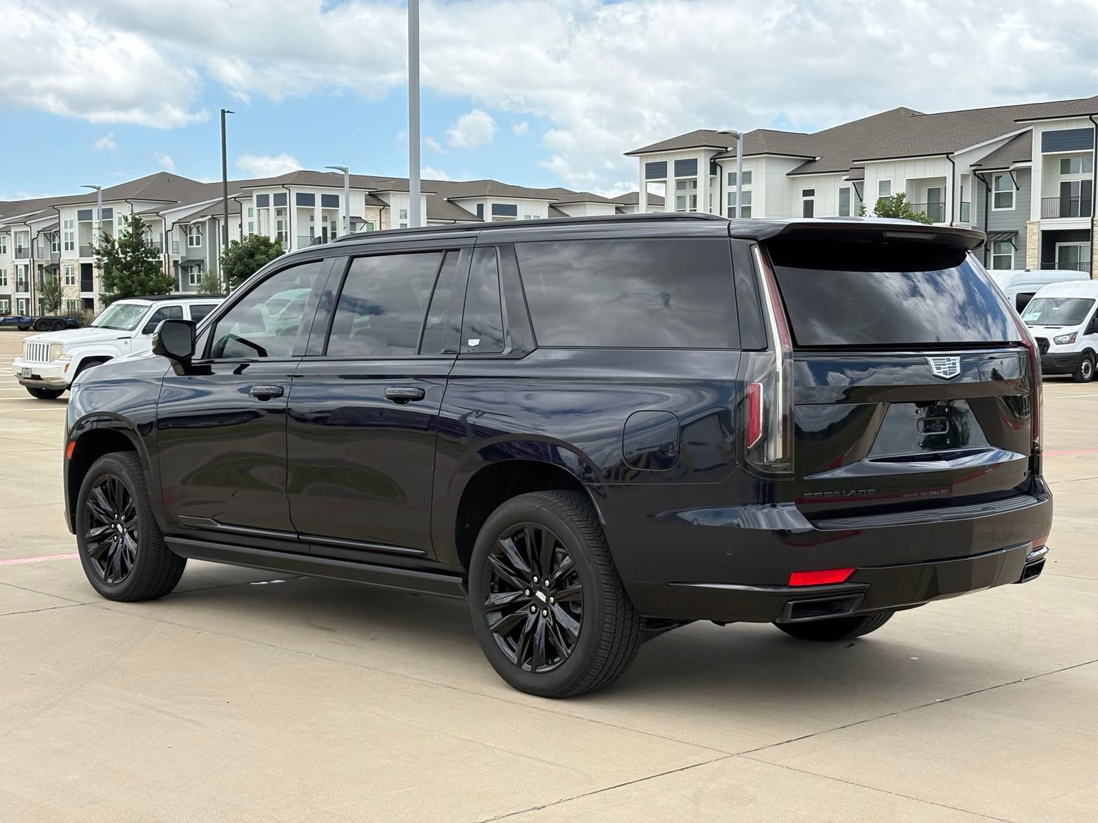 Certified 2023 Cadillac Escalade ESV Sport w/ Touring Package AWD/4WD image 5