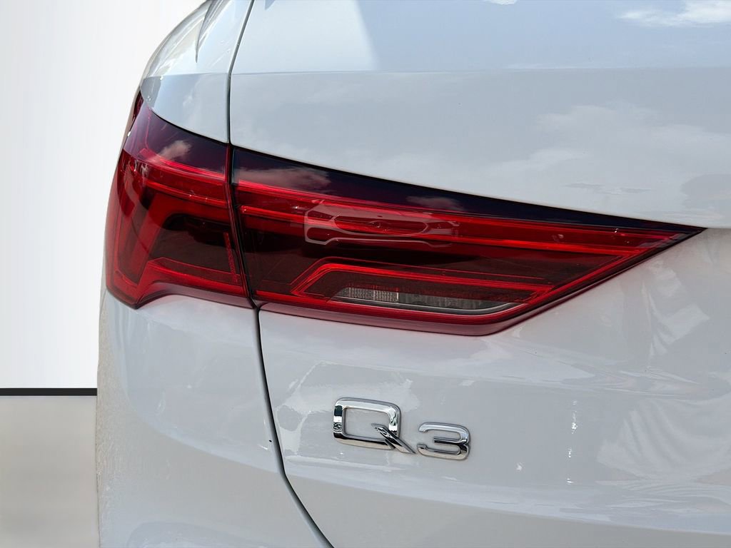 Used 2020 Audi Q3 2.0T Premium image 10