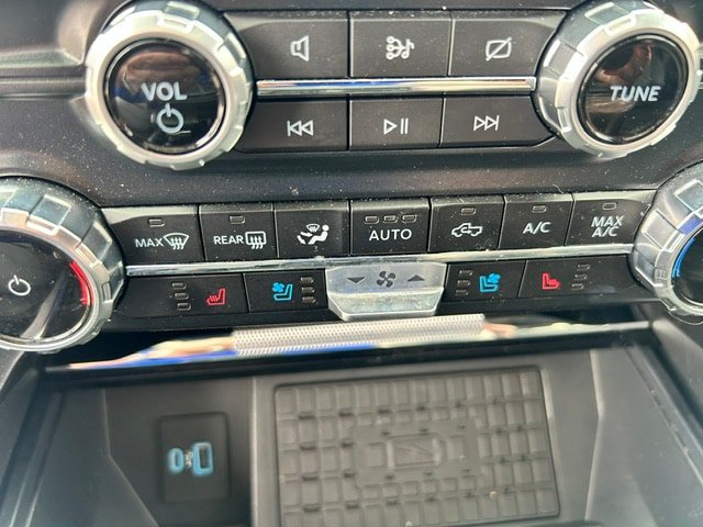 Certified 2023 Ford F150 Platinum w/ Equipment Group 701A High AWD/4WD image 17