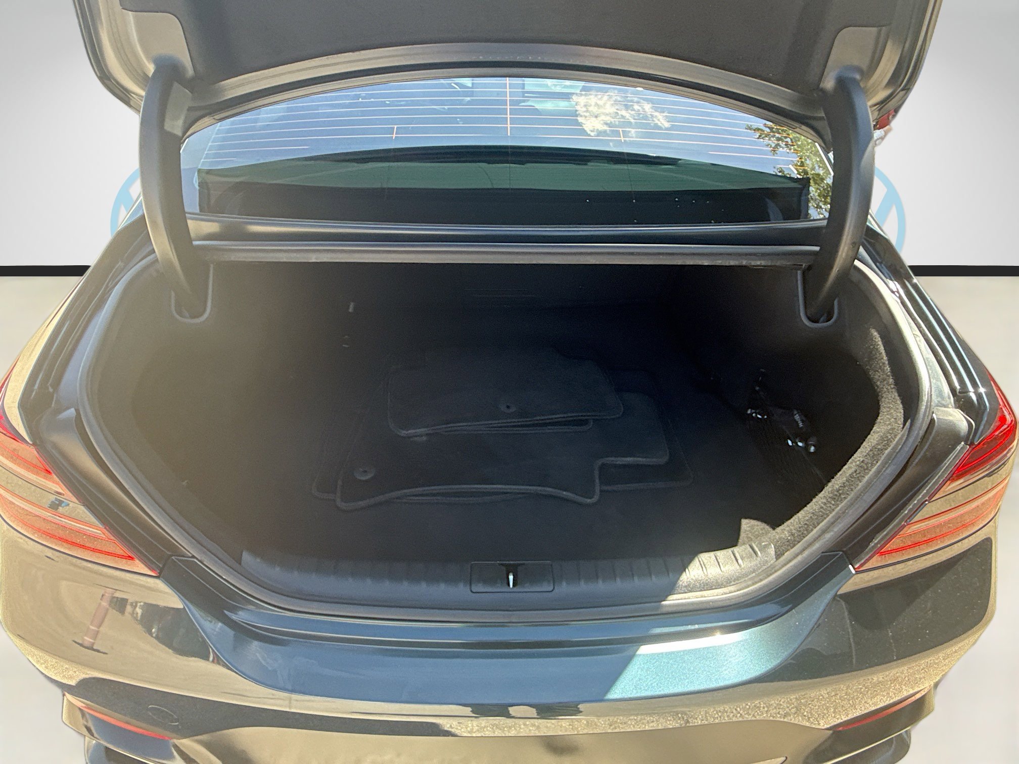 Used 2022 Genesis G70 3.3T image 27