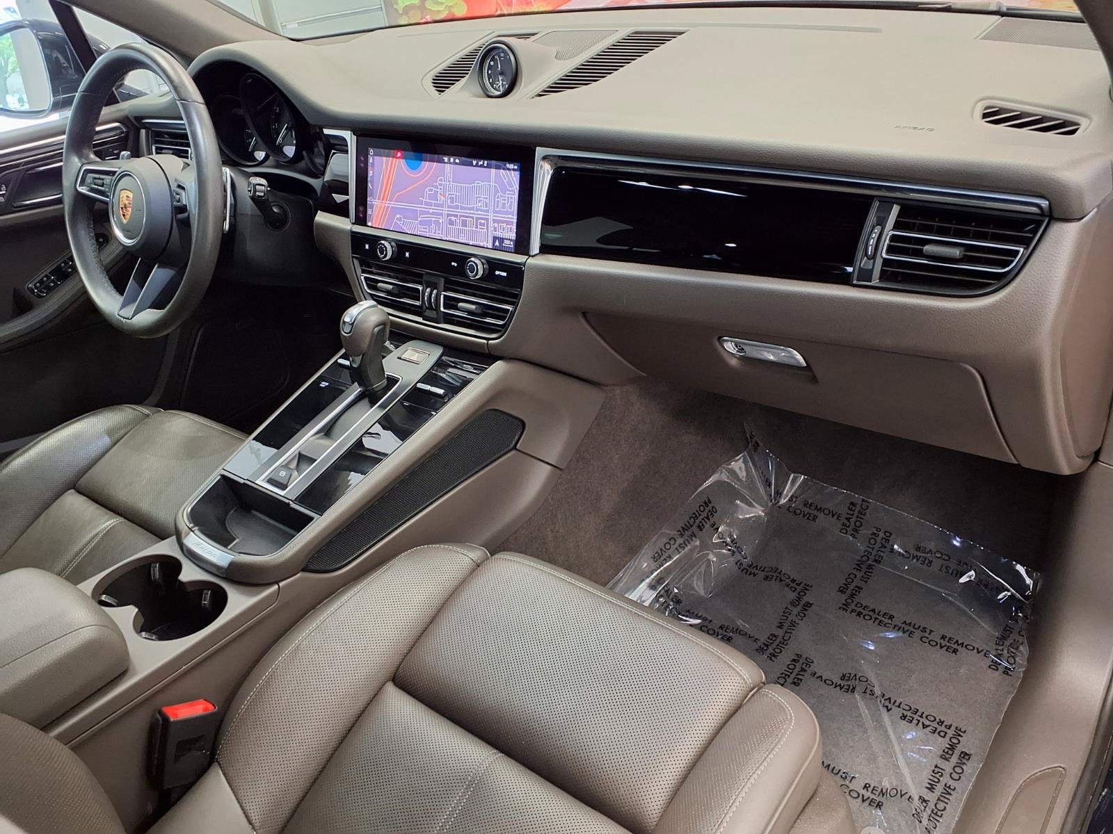 Used 2023 Porsche Macan Turbo AWD/4WD image 9