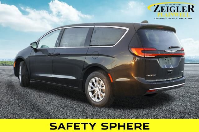New 2026 Chrysler Pacifica Select image 2