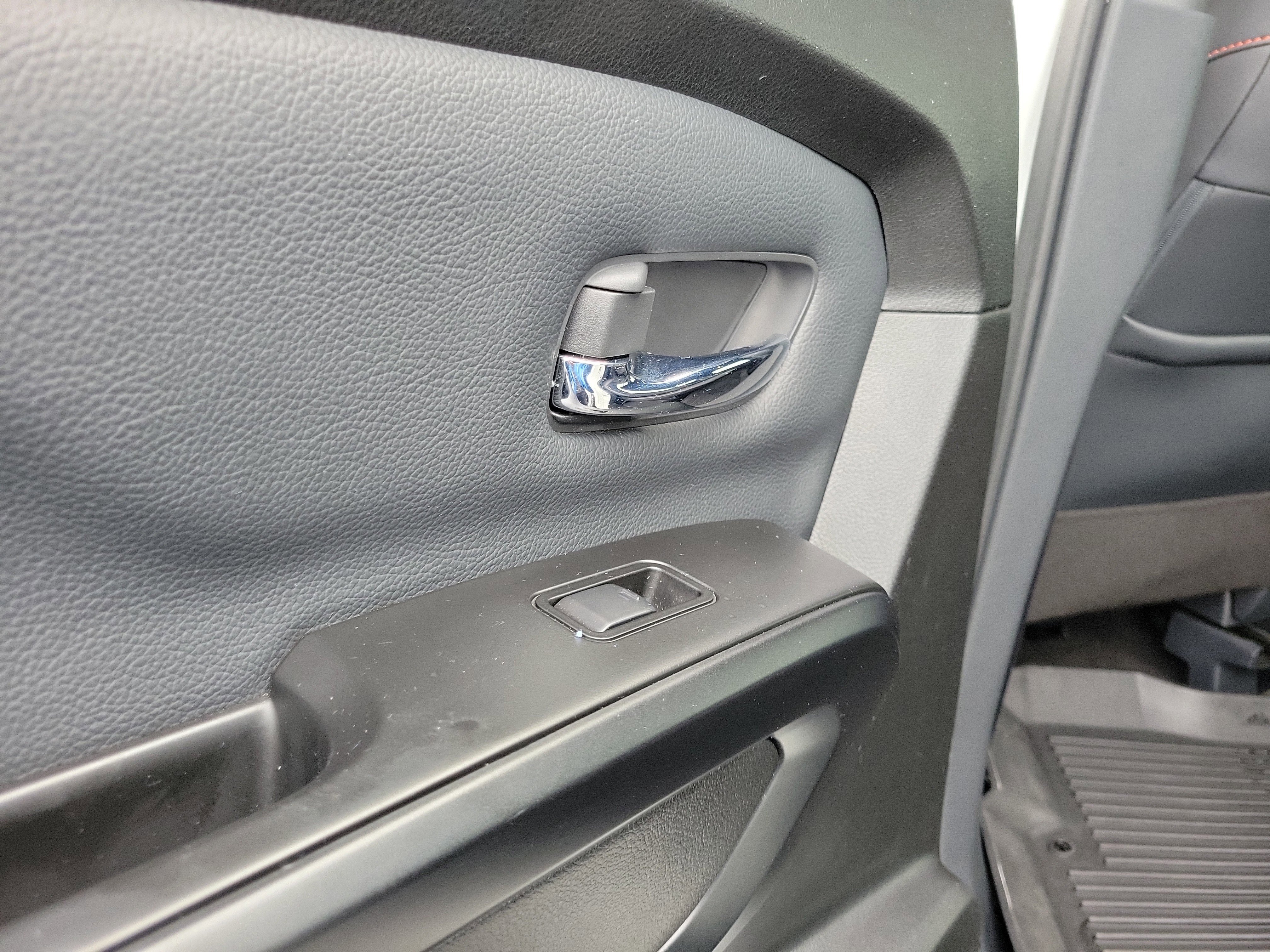 Used 2024 Nissan Titan PRO-4X w/ Off Road Protection Package image 13