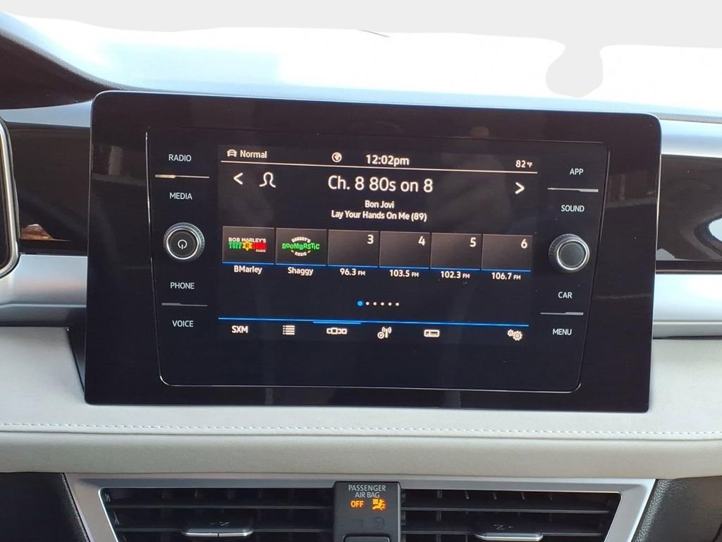 Certified 2025 Volkswagen Taos SE image 13