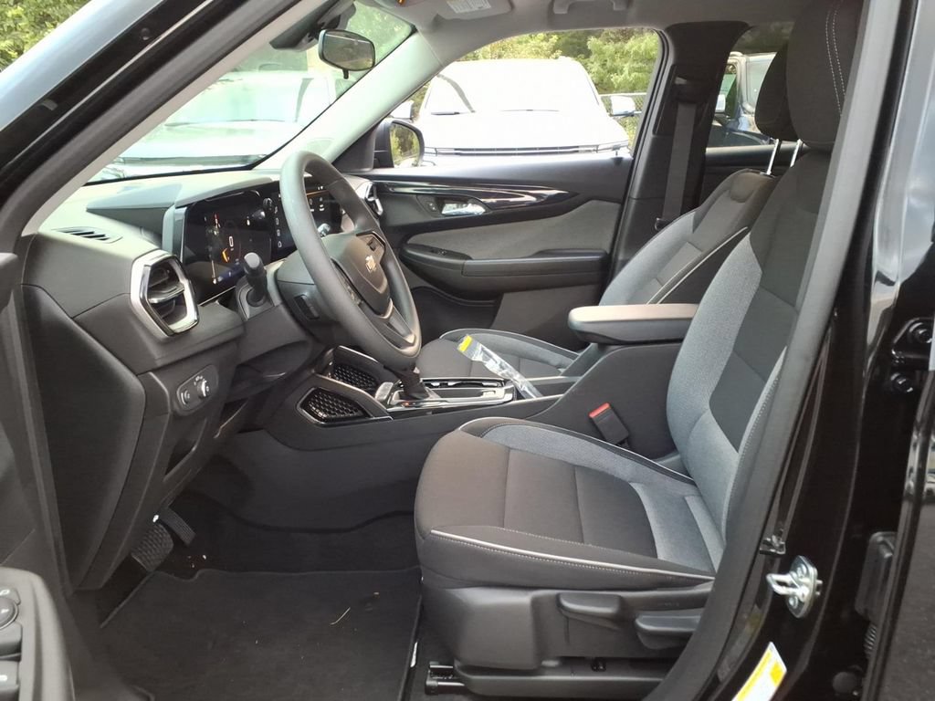 New 2026 Chevrolet TrailBlazer LS w/ LS Convenience Package FWD image 9