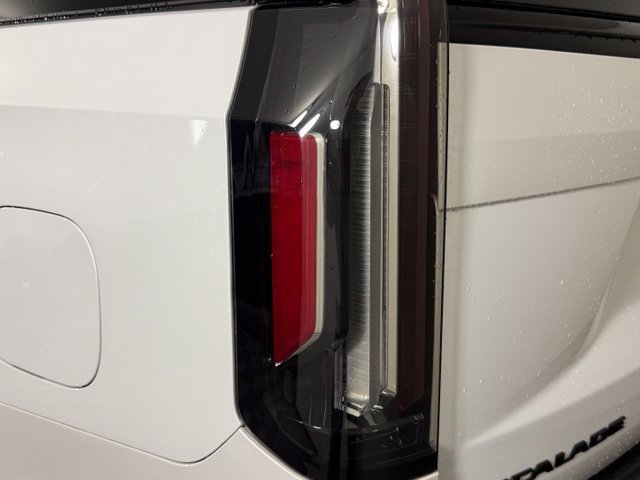 Used 2024 Cadillac Escalade Sport Platinum w/ LPO, ONYX Package AWD/4WD image 12