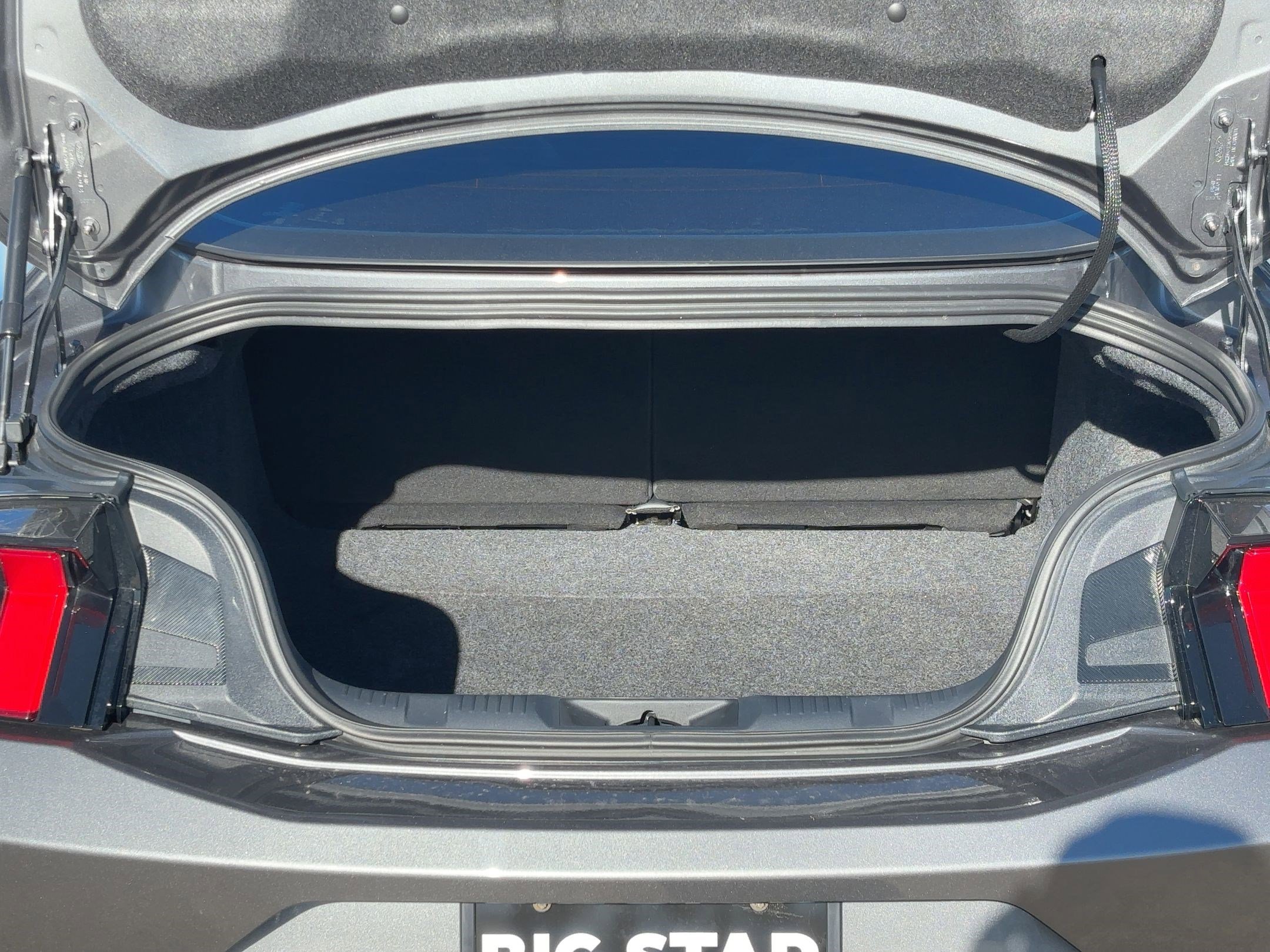 Used 2024 Ford Mustang EcoBoost image 26