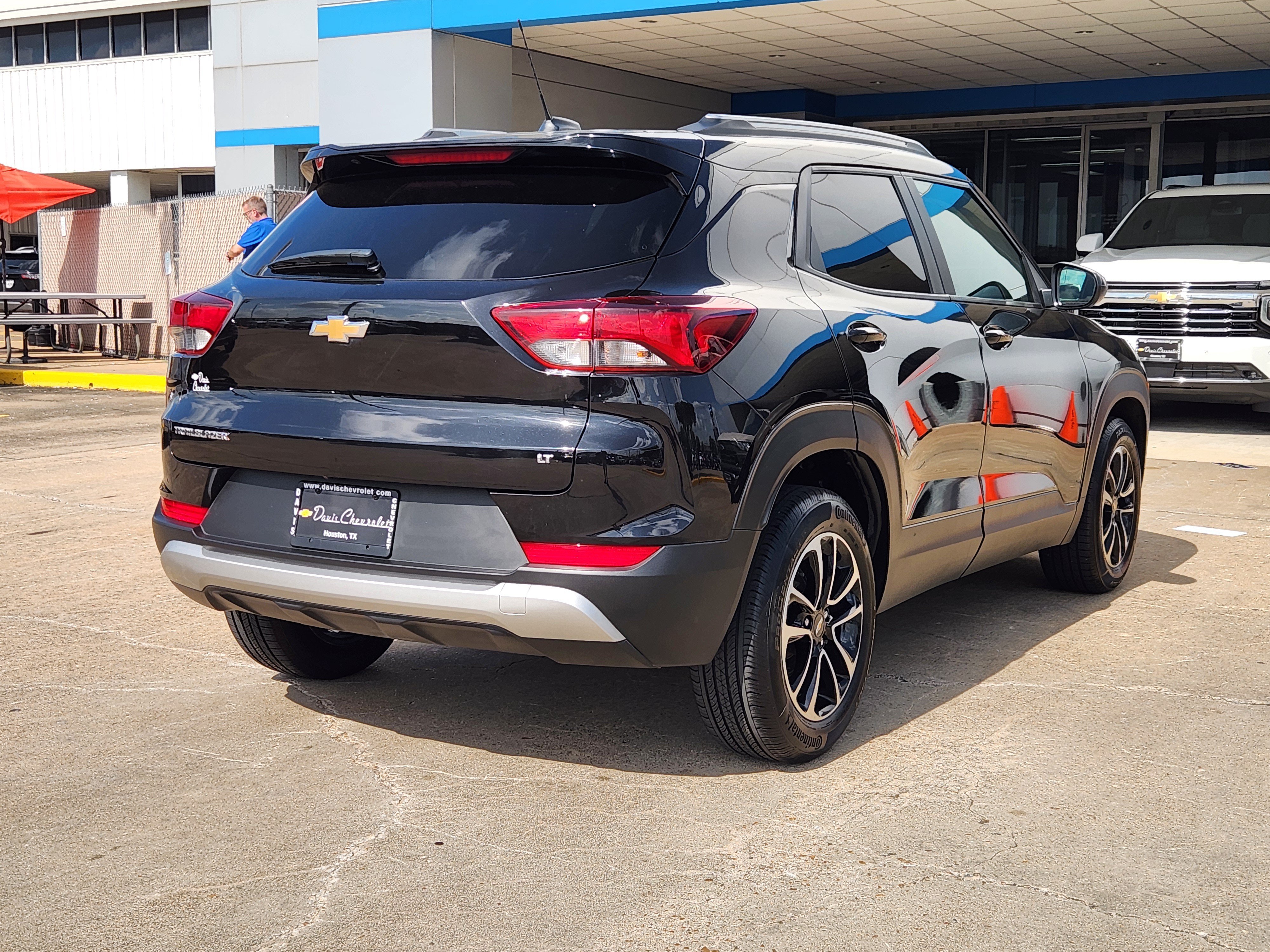 Used 2025 Chevrolet TrailBlazer LT FWD image 6