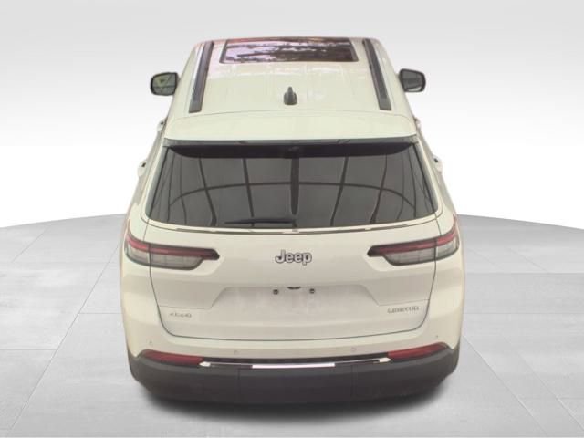 Used 2024 Jeep Grand Cherokee L Limited w/ Luxury Tech Group II image 4