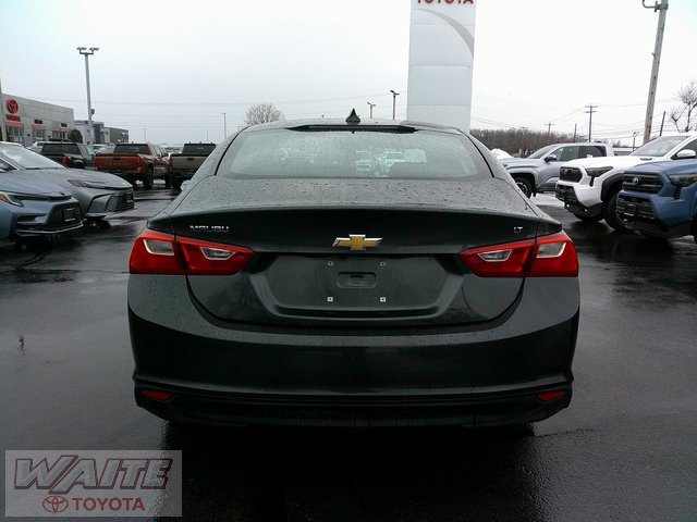 Used 2018 Chevrolet Malibu LT image 3