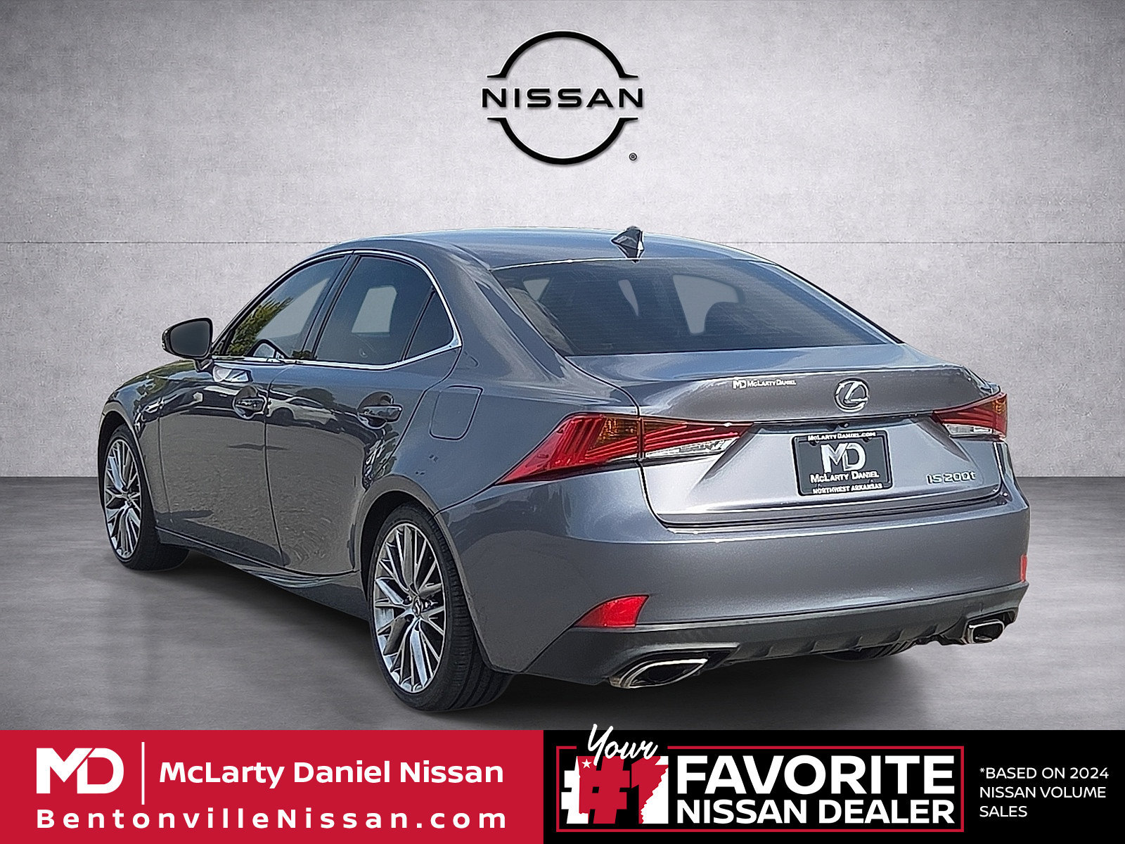 Used 2017 Lexus IS 200t RWD image 4