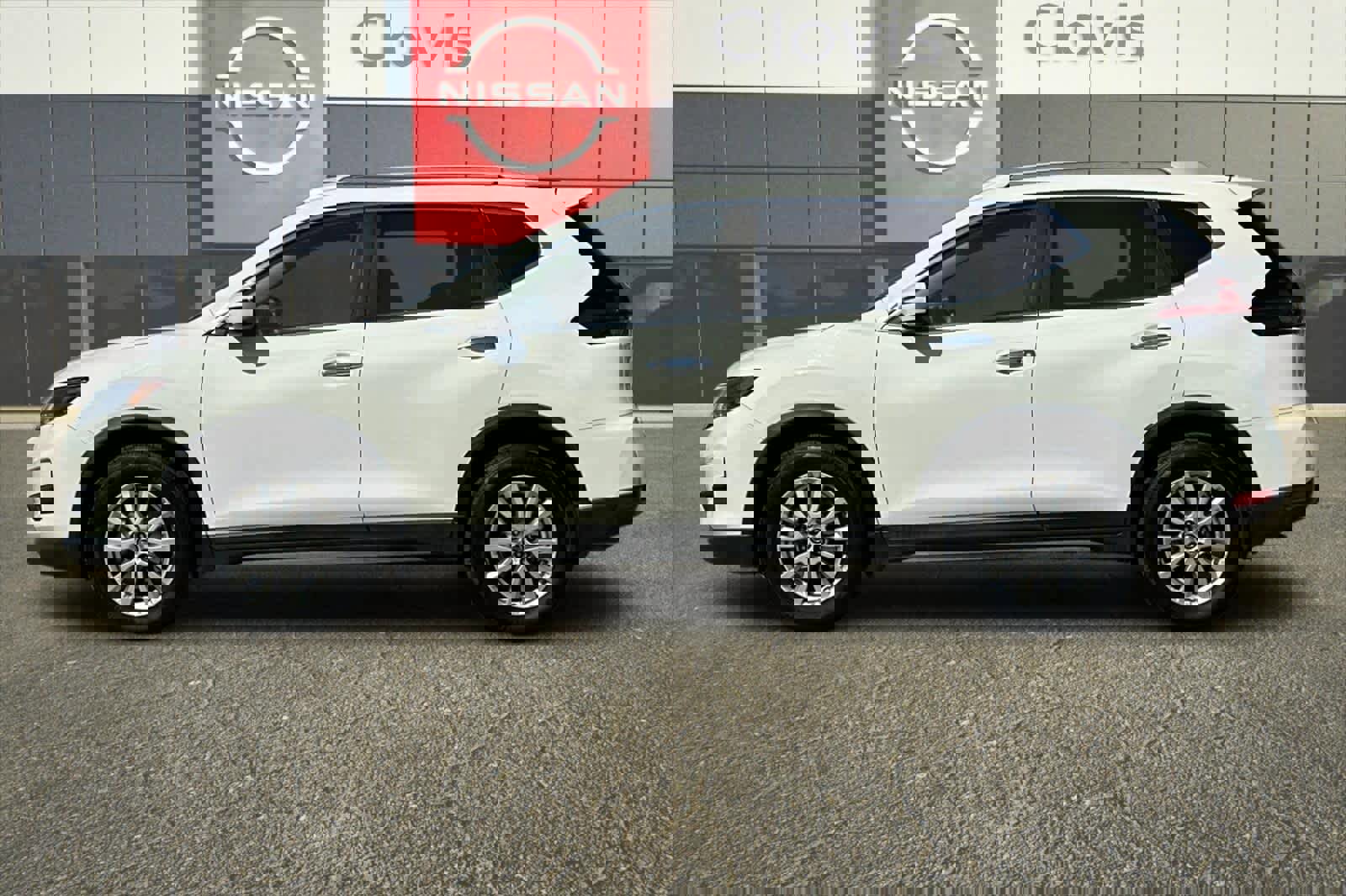 Used 2019 Nissan Rogue SV image 6