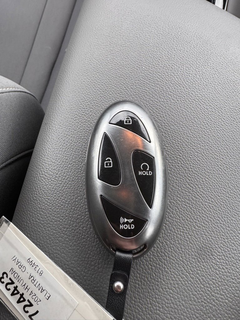 Used 2024 Hyundai Elantra SEL w/ Convenience Package image 29