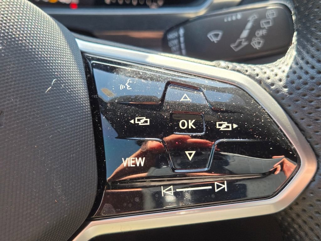 Used 2022 Volkswagen Tiguan SE R-Line image 26