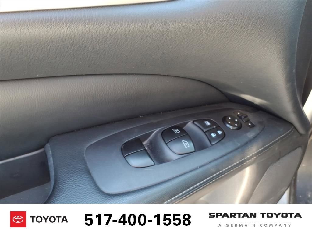 Used 2014 Nissan Pathfinder SL w/ SL Tech Package image 15