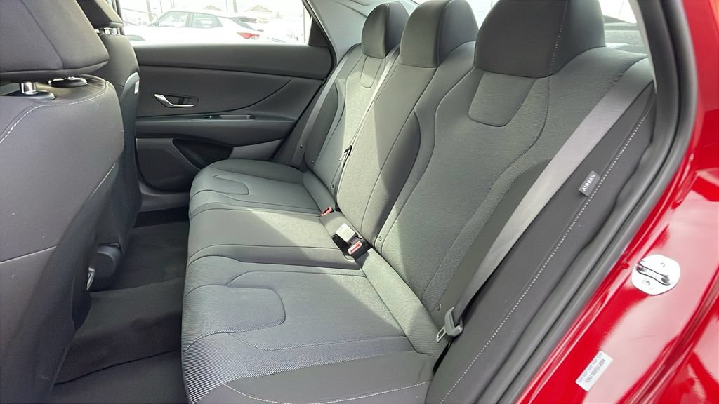 Used 2026 Hyundai Elantra SE FWD image 16