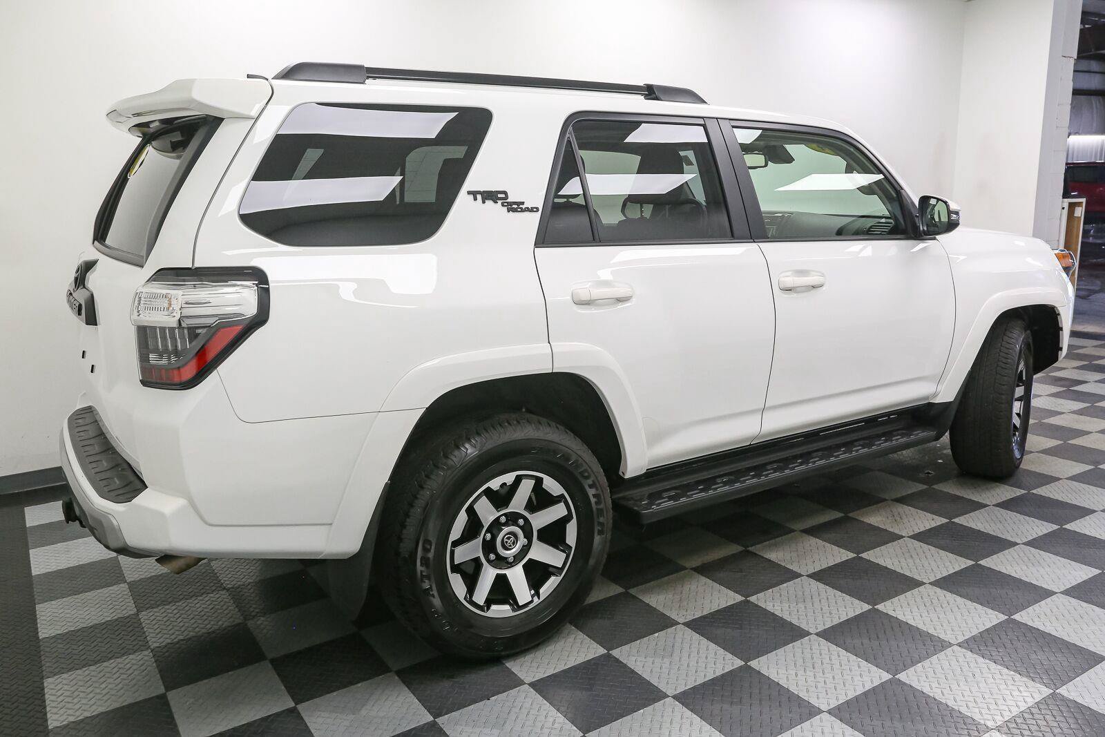 Used 2024 Toyota 4Runner TRD Off-Road Premium w/ Off Road Premium Plus Package AWD/4WD image 10