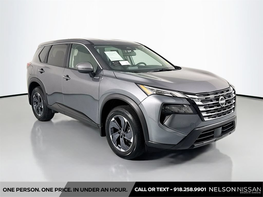 Certified 2025 Nissan Rogue SV FWD image 3