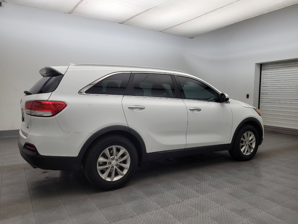 Used 2018 Kia Sorento LX image 10