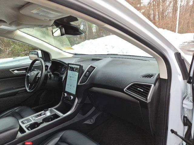 Used 2024 Ford Edge SEL image 11