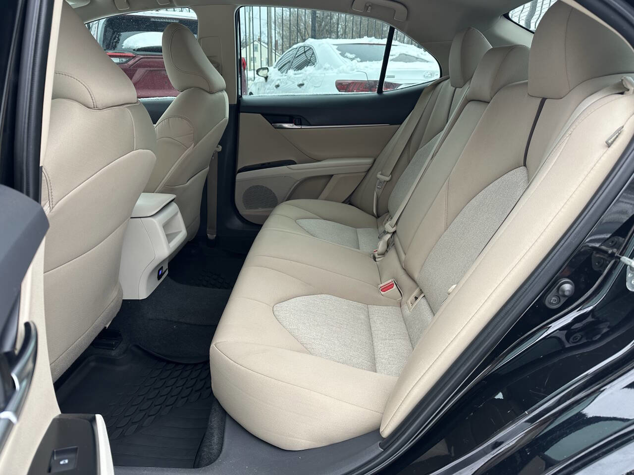 Used 2020 Toyota Camry LE image 13