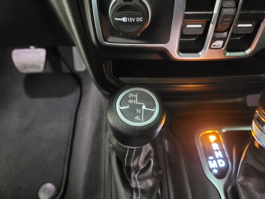 Used 2025 Jeep Wrangler Sport S image 30