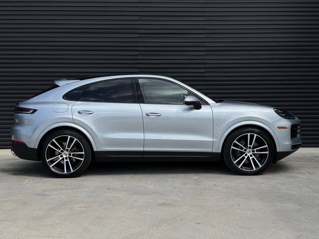 Used 2025 Porsche Cayenne Coupe AWD/4WD image 8