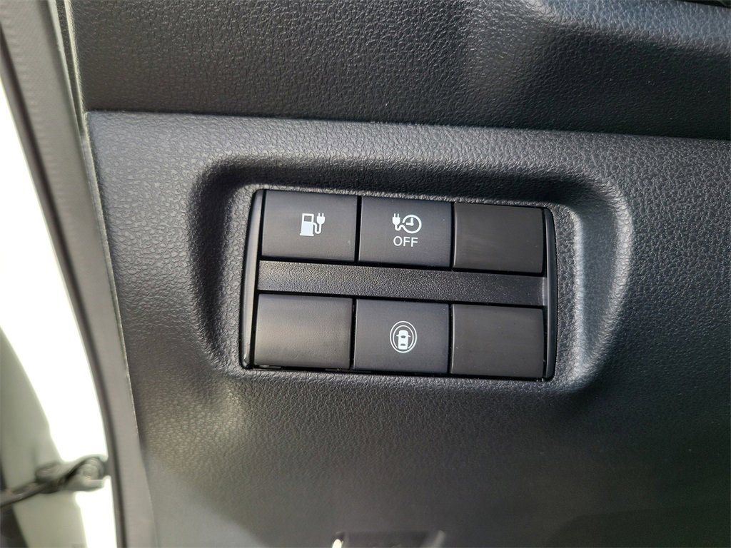 Used 2023 Nissan Leaf S image 14