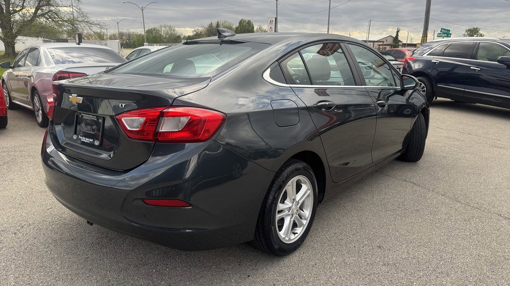 Used 2018 Chevrolet Cruze LT w/ LT Convenience Package FWD image 8